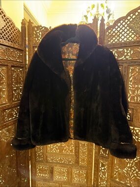 Vintage dark chocolate brown faux fur jacket with fabulous lining!
